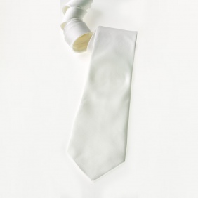 Cravates pré-roulottées